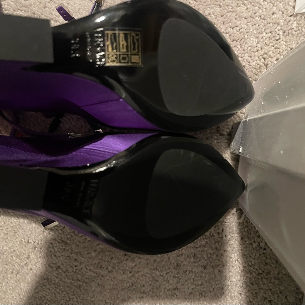 Versace Wedge heels never worn. Size 38.5 - Picture 3 of 3